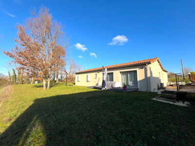 French property for sale in Dignac, Charente - €270,000 - photo 3