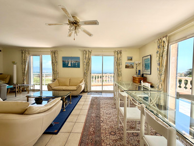French property for sale in Fréjus, Var - €1,100,000 - photo 6