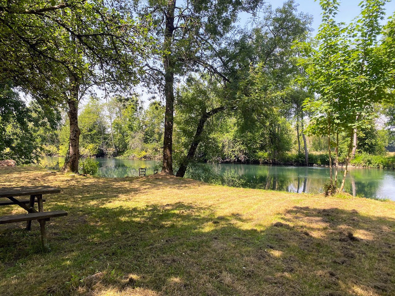 French property for sale in Mouton, Charente - €358,999 - photo 1