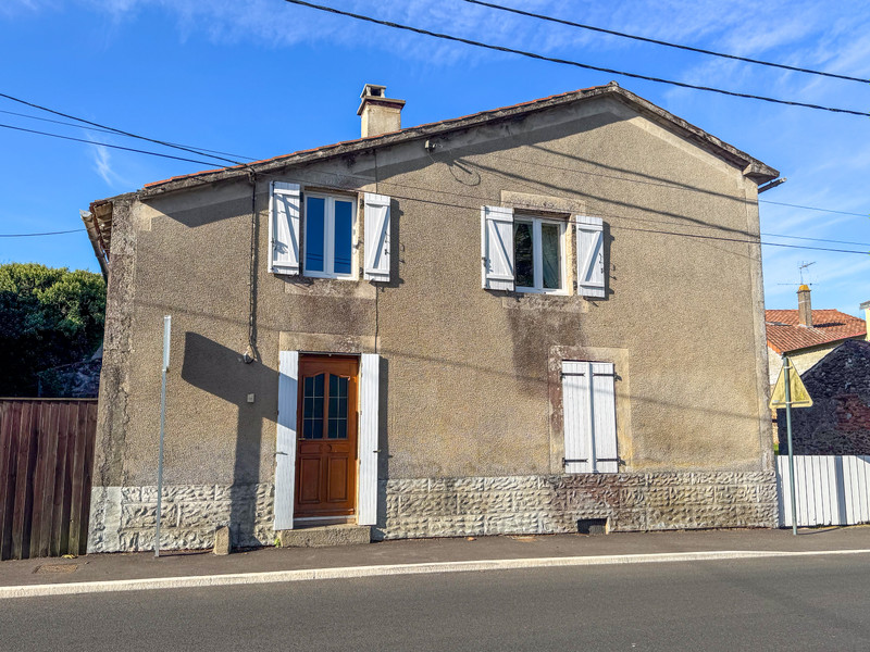 French property for sale in L'Absie, Deux-Sèvres - €136,250 - photo 0