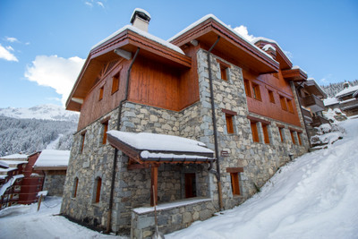 10 bedroom, attractive chalet close to the centre of this Courchevel village, ski pistes, bars & restaurants. 