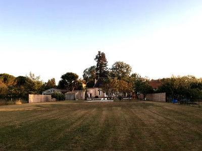 French property for sale in Pineuilh, Gironde - €699,600 - photo 1