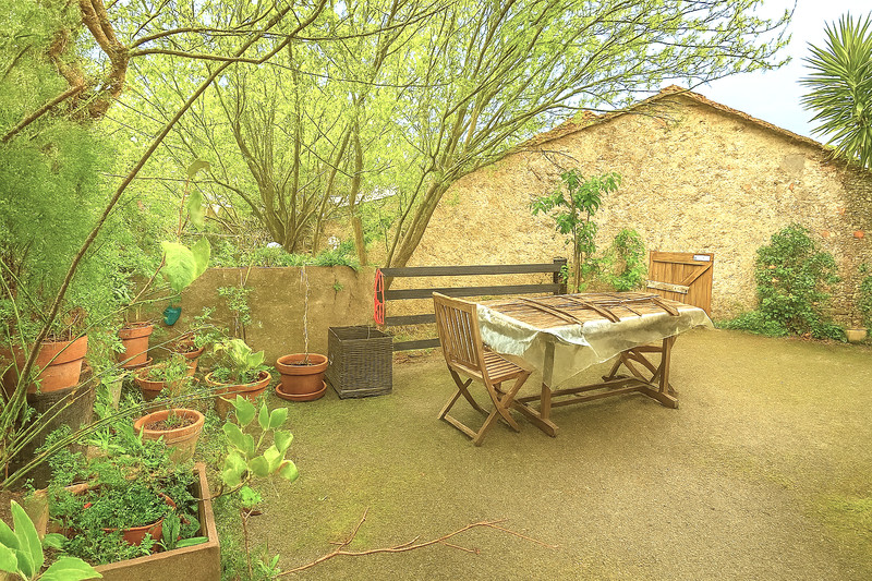 French property for sale in Roujan, Hérault - €299,000 - photo 0