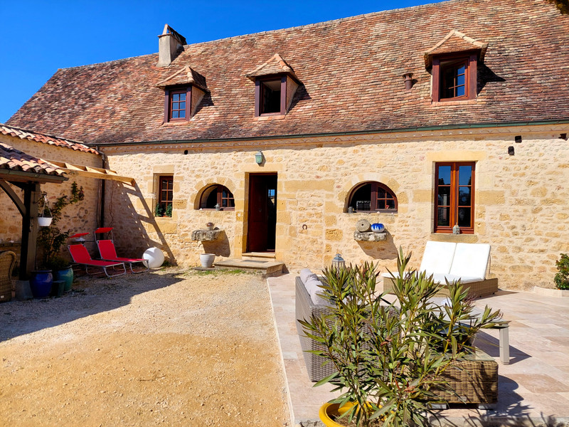 Maison à vendre à Pontours, Dordogne - 352.980 € - photo 1