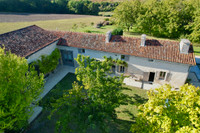 Maison à vendre à Montboyer, Charente - 577 700 € - photo 1