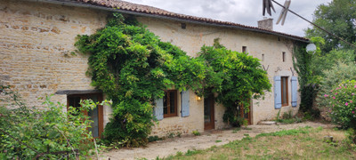 Maison à vendre à Brux, Vienne, Poitou-Charentes, avec Leggett Immobilier
