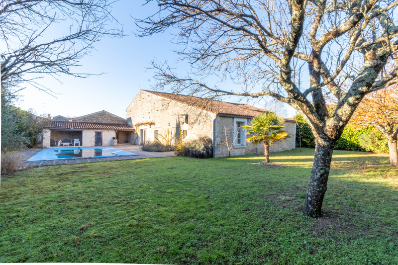 French property for sale in Foussignac, Charente - &#8364;546,000 - photo 4