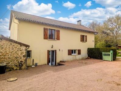 French property for sale in Saint-Saud-Lacoussière, Dordogne - €215,000 - photo 2