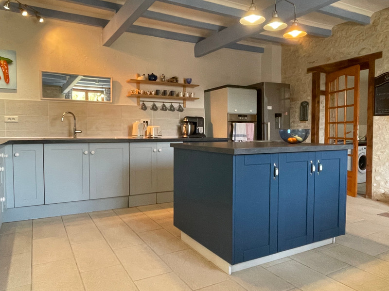 French property for sale in Oradour, Charente - €267,500 - photo 2