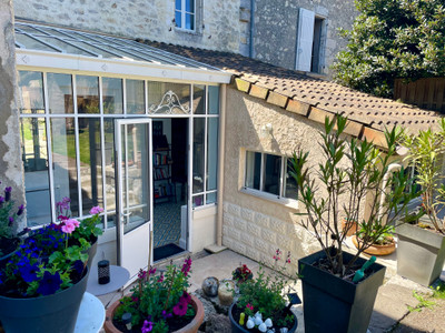 French property for sale in Fronsac, Gironde - €599,960 - photo 4