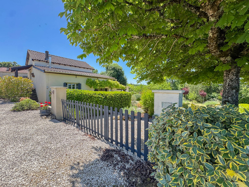 French property for sale in Montcuq-en-Quercy-Blanc, Lot - €150,000 - photo 8