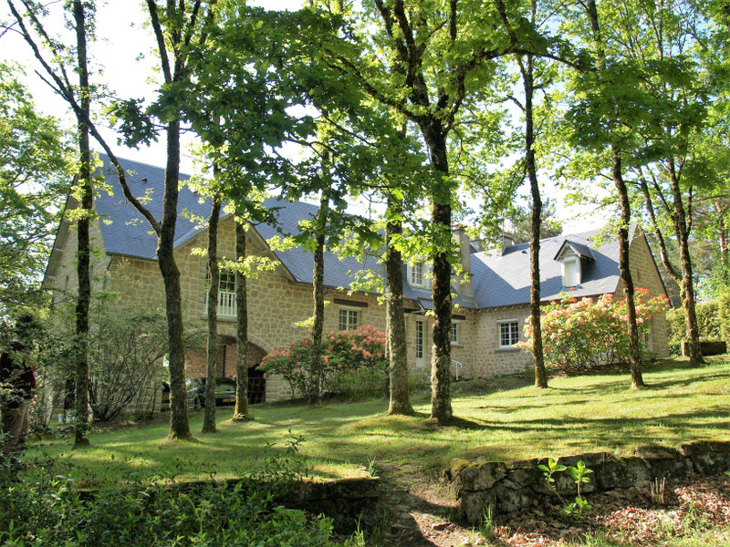 French property for sale in Sarran, Corrèze - €527,880 - photo 2