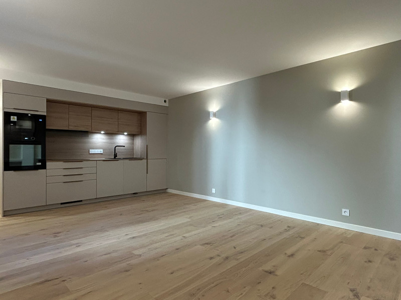 French property for sale in Annecy, Haute-Savoie - €367,000 - photo 2