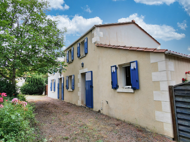 Maison à vendre à Mouilleron-Saint-Germain, Vendée - 205 000 € - photo 1