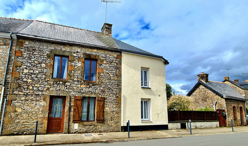 Maison à vendre à Saint-Pierre-des-Landes, Mayenne - 165.500 € - photo 1