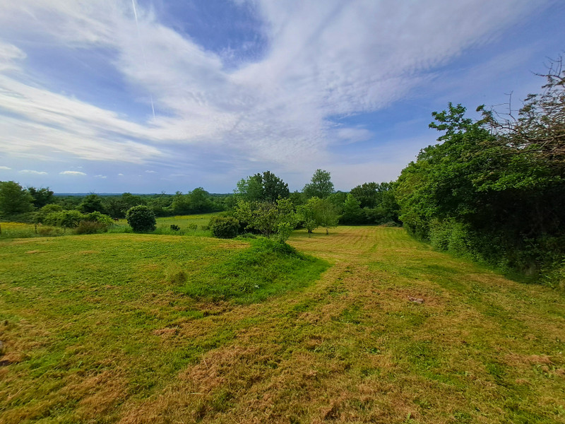 French property for sale in Valdelaume, Deux-Sèvres - €249,900 - photo 1
