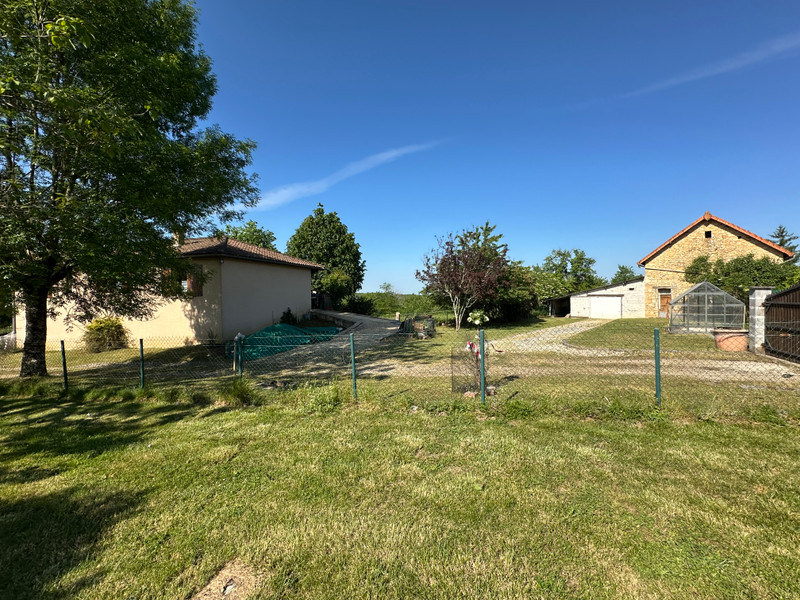 Maison à vendre à Hautefort, Dordogne - 169.900 € - photo 1