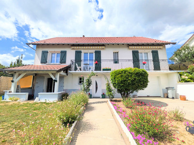 Maison à vendre à Saint-Yrieix-la-Perche, Haute-Vienne, Limousin, avec Leggett Immobilier
