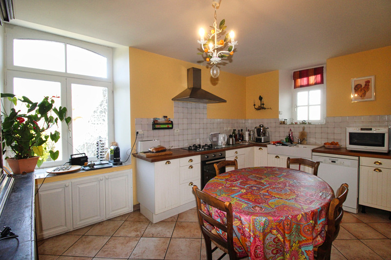 French property for sale in Beaugency, Loiret - €445,200 - photo 9