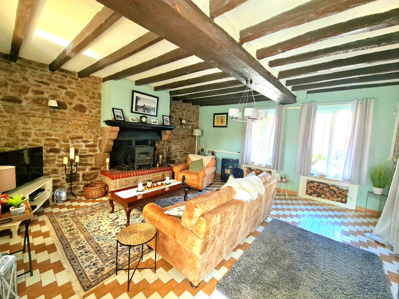 French property for sale in Carelles, Mayenne - €82,500 - photo 3