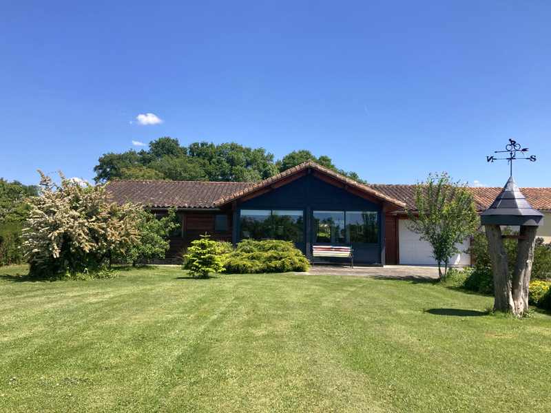 French property for sale in Moussac, Vienne - €199,800 - photo 0