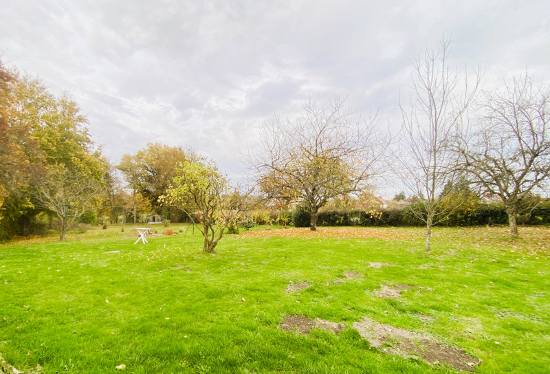 French property for sale in Mesples, Allier - €150,965 - photo 9