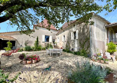 French property for sale in Lauzun, Lot-et-Garonne - €588,300 - photo 1