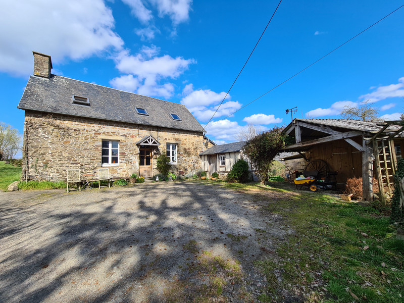 House for sale in BuaisLesMonts Manche Very pretty cottage in a