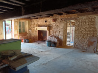 Maison à vendre à Pleuville, Charente - 99.000 € - photo 3