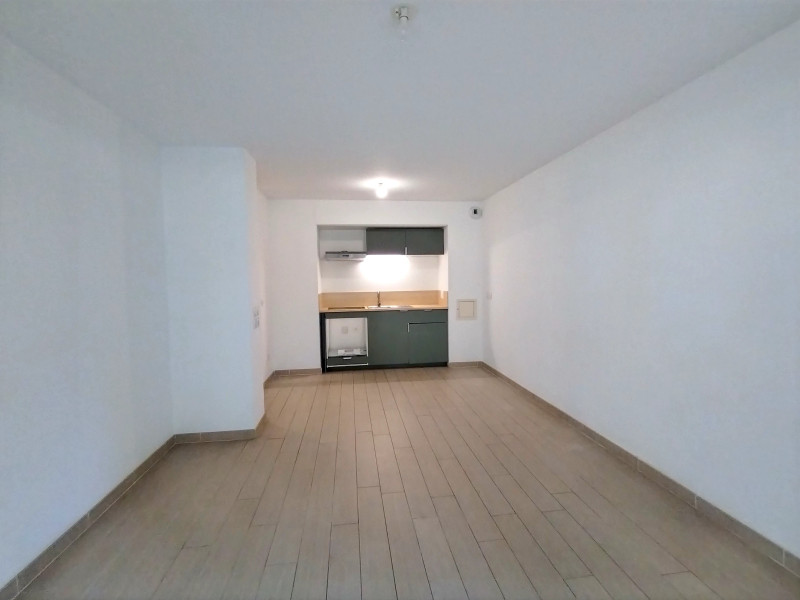 French property for sale in Toulon, Var - €261,000 - photo 4