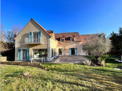 French property for sale in Maule, Yvelines - €850,000 - photo 2