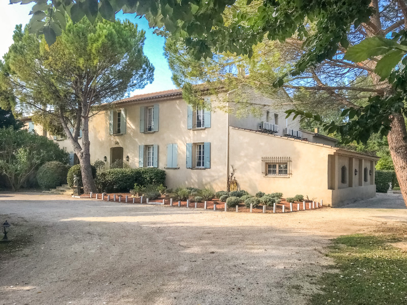 French property for sale in Avignon, Vaucluse - &#8364;1,785,000 - photo 3