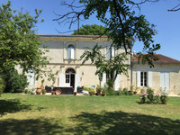 French property, houses and homes for sale in Jau-Dignac-et-Loirac Gironde Aquitaine