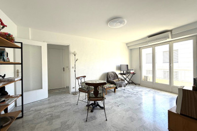 French property for sale in Nice, Alpes-Maritimes - €319,000 - photo 3