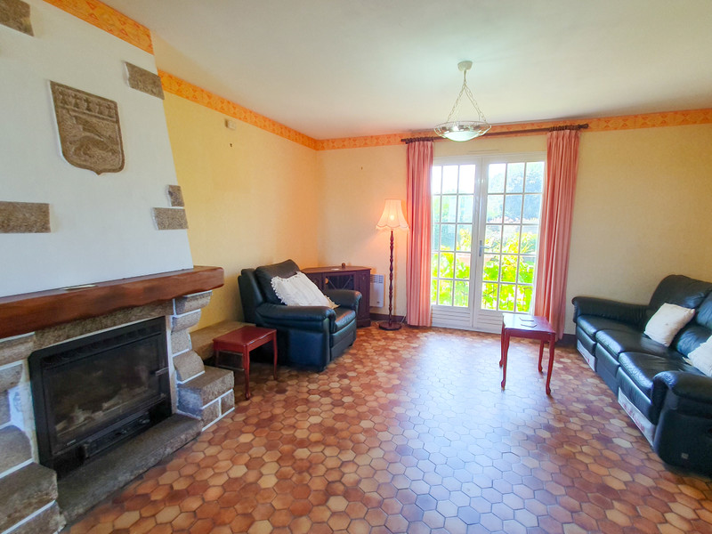 French property for sale in Loudéac, Côtes-d'Armor - €130,000 - photo 3