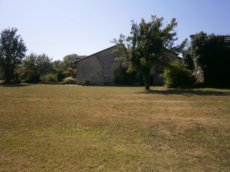 French property for sale in Saint-Séverin, Charente - &#8364;190,000 - photo 5