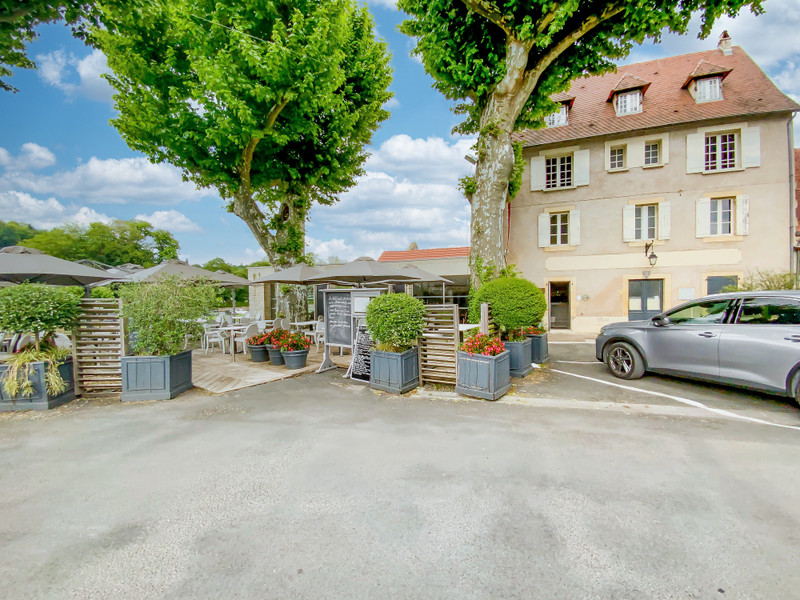 Commerce à vendre à Montignac-Lascaux, Dordogne - 882 000 € - photo 1