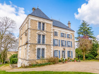 Propriété à vendre à Confolens, Charente - 350 000 € - photo n°1