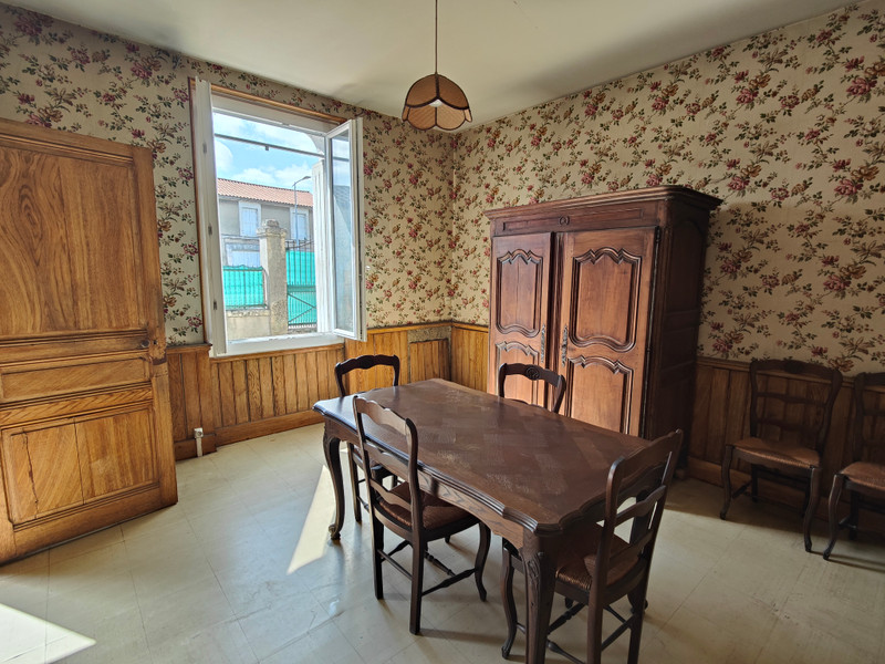 French property for sale in Angoulême, Charente - €140,400 - photo 4