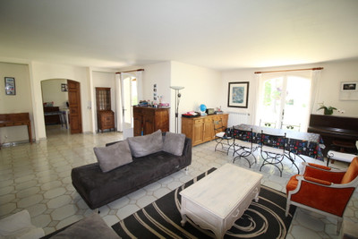 French property for sale in Le Val, Var - €667,800 - photo 9