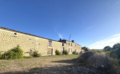 French property for sale in Lignières-Sonneville, Charente - €224,700 - photo 1