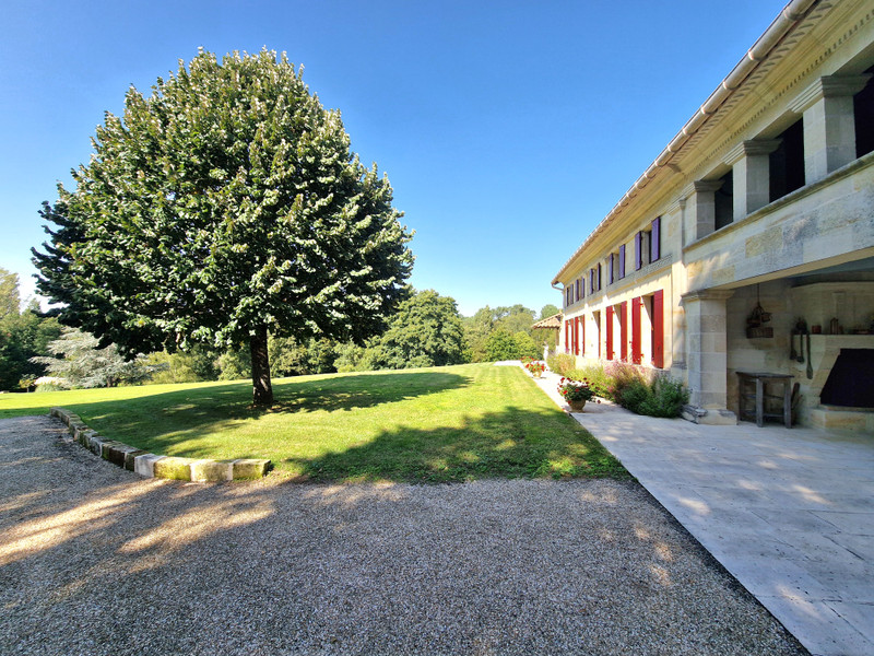 French property for sale in Saint-André-de-Cubzac, Gironde - €748,800 - photo 1