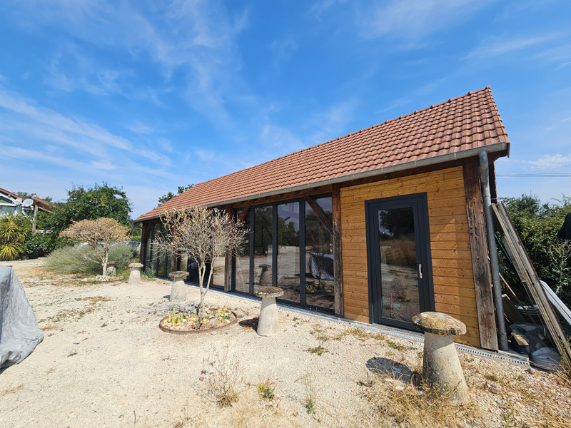 French property for sale in Saint-Pierre-le-Moûtier, Nièvre - €614,800 - photo 8