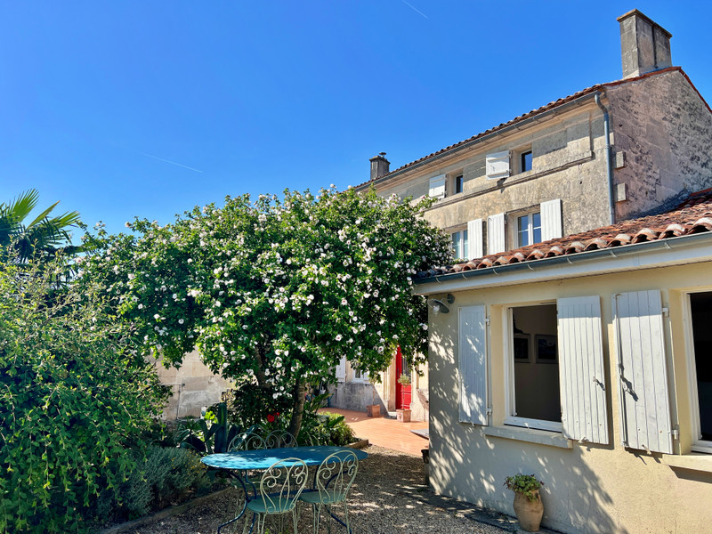 French property for sale in Jarnac, Charente - €294,250 - photo 0