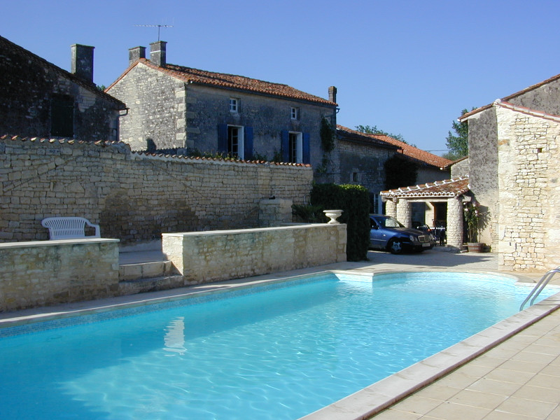 French property for sale in Ambérac, Charente - €278,200 - photo 2