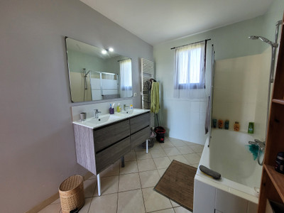 French property for sale in Saint-Jory-de-Chalais, Dordogne - €372,350 - photo 4