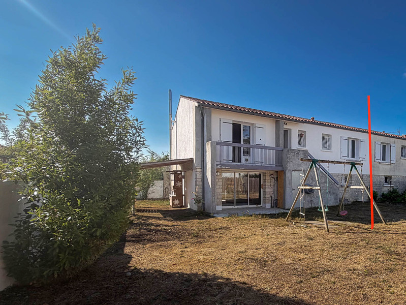 French property for sale in La Jarrie, Charente-Maritime - €267,500 - photo 0