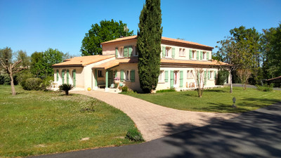 Maison à vendre à Dirac, Charente, Poitou-Charentes, avec Leggett Immobilier