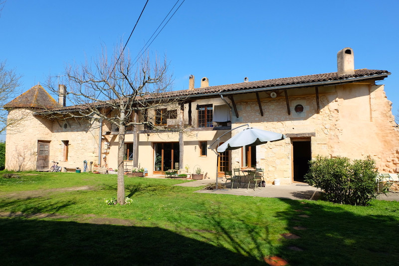 French property for sale in Montpon-Ménestérol, Dordogne - &#8364;599,000 - photo 2