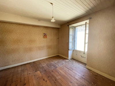 French property for sale in Oradour-Fanais, Charente - €31,600 - photo 7